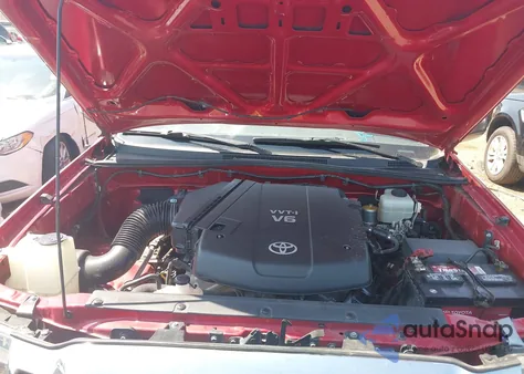 2010 Toyota Tacoma Base V6 z USA, uszkodzony, nr VIN 3TMLU4EN9AM050844